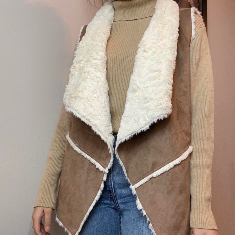 Y2K Vintage St. John's Bay Super Soft Faux Sherpa Natural Vest NWOT Size Medium